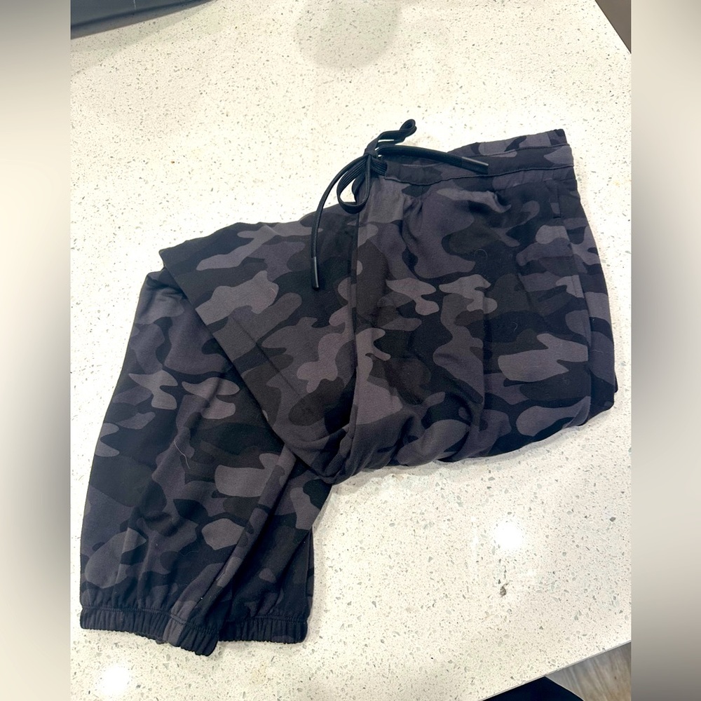 Soma camo joggers